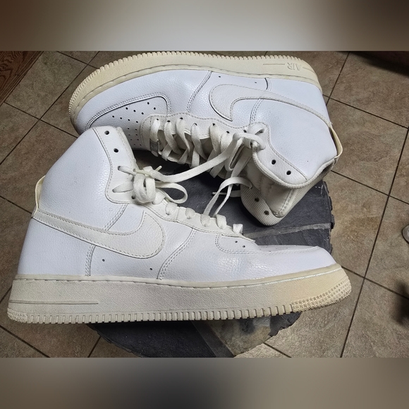 Mens White High-Top Air Force Ones Size 11 - Picture 3 of 9